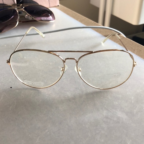 Glasses - Picture 3 of 3